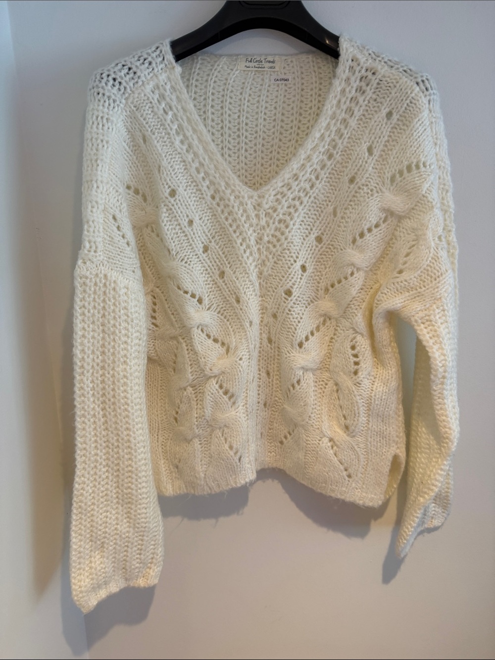 Women's Cream Cable V-Neck Sweater